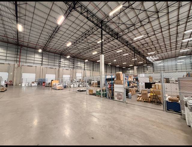 8,500M² WAREHOUSE TO LET IN LINBRO PARK